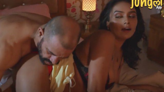 Naughty Landlord EP3 2024 Hindi Hot Web Series – Junglee App